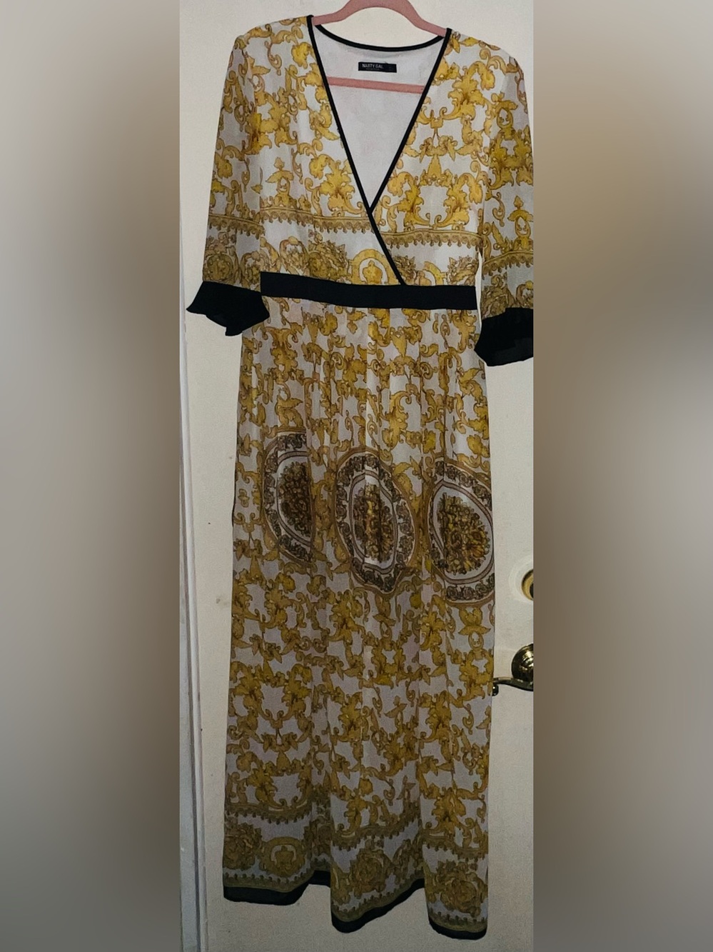 Nasty Gal Baroque Print V-Neck Maxi Dress Yellow Gold EUC Size 10